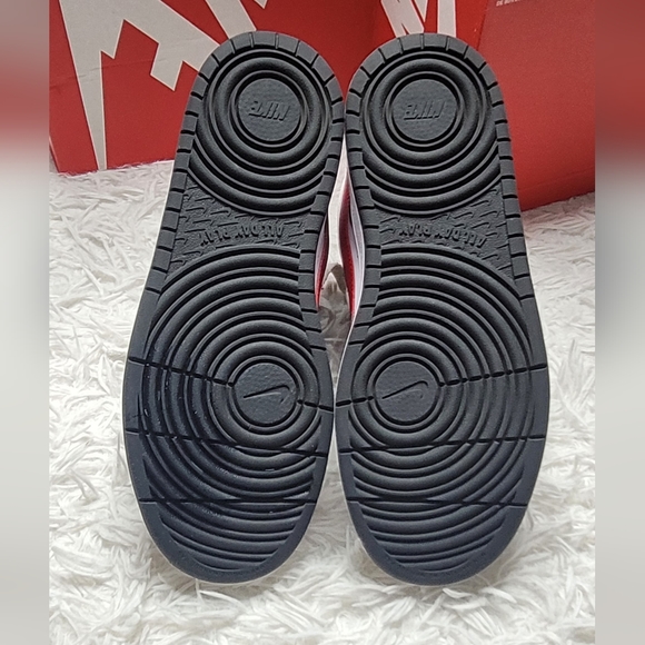 ❤️Boys Court Borough Mid 2 Nikes ❤️ - Picture 8 of 16